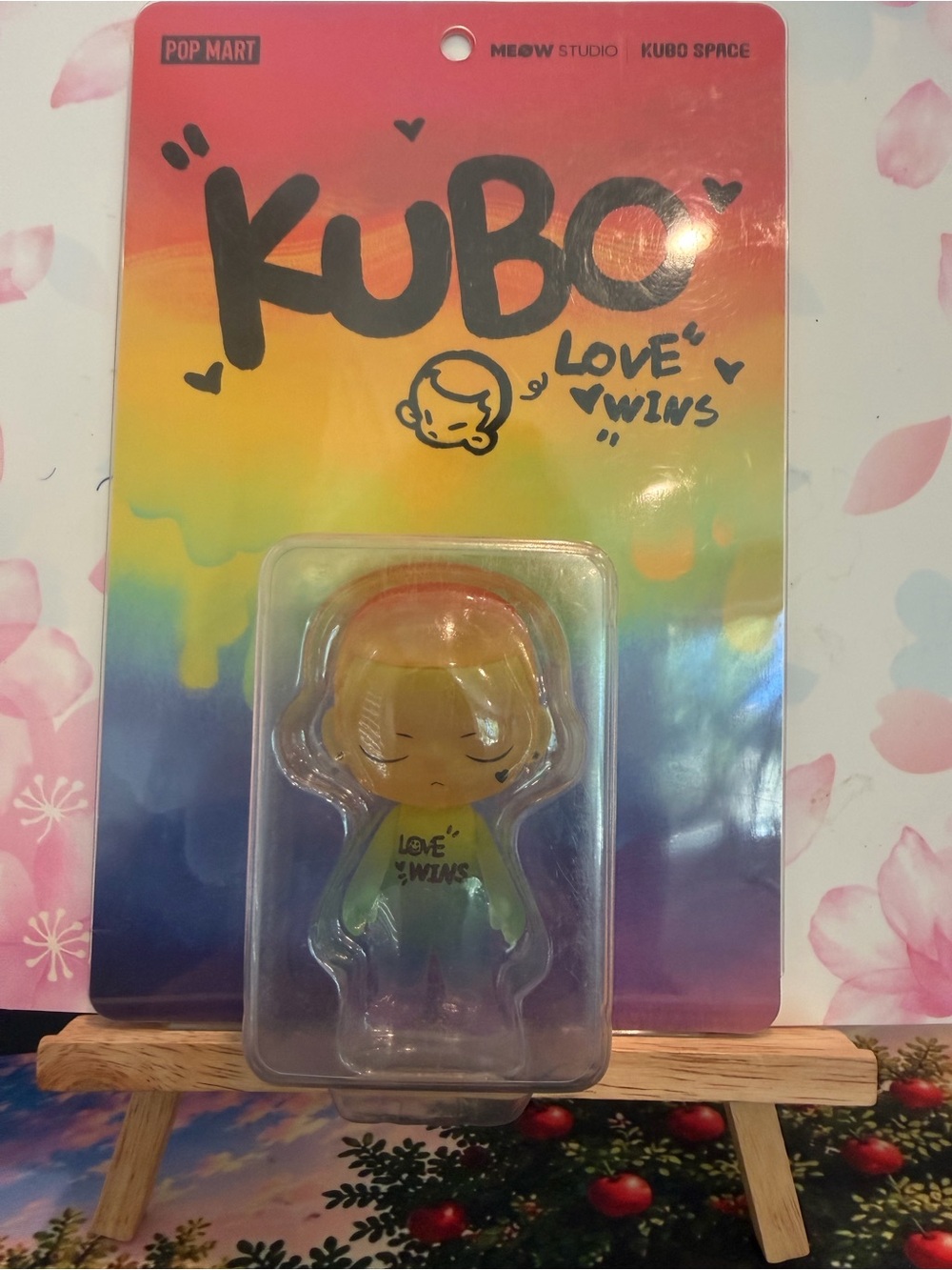 Pop Mart- KUBO “Love Wins”- hang card Rainbow Yellow Figure NEW 100% authentic